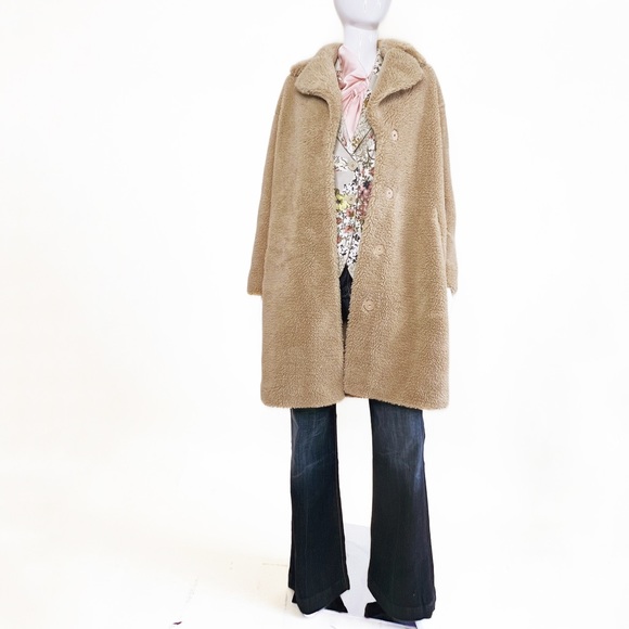 Teddy Bear Oversized Coat Size Medium - Picture 3 of 10